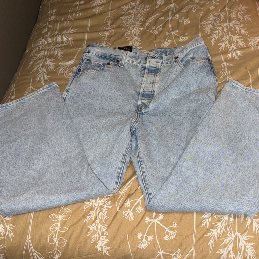 Levi’s Ribcage Straight Ankle Jeans